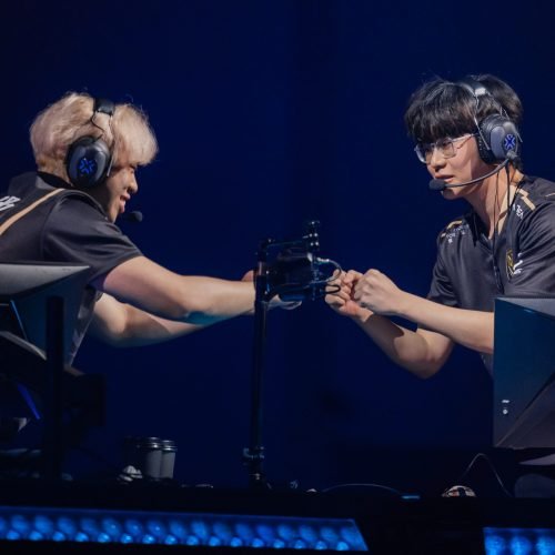 TORONTO, CANADA - JUNE 11: SiuFatBB (L) and Spring of Wolves Esports competes onstage at VALORANT Masters Toronto Swiss Stage on June 11, 2025 at the Enercare Centre in Toronto Canada. (Photo by Stefan Wisnoski⁩/Riot Games)
