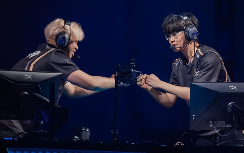TORONTO, CANADA - JUNE 11: SiuFatBB (L) and Spring of Wolves Esports competes onstage at VALORANT Masters Toronto Swiss Stage on June 11, 2025 at the Enercare Centre in Toronto Canada. (Photo by Stefan Wisnoski⁩/Riot Games)
